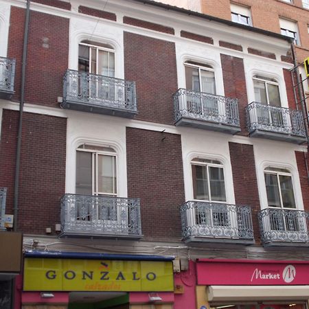 Hostal Lima Valladolid Exteriör bild
