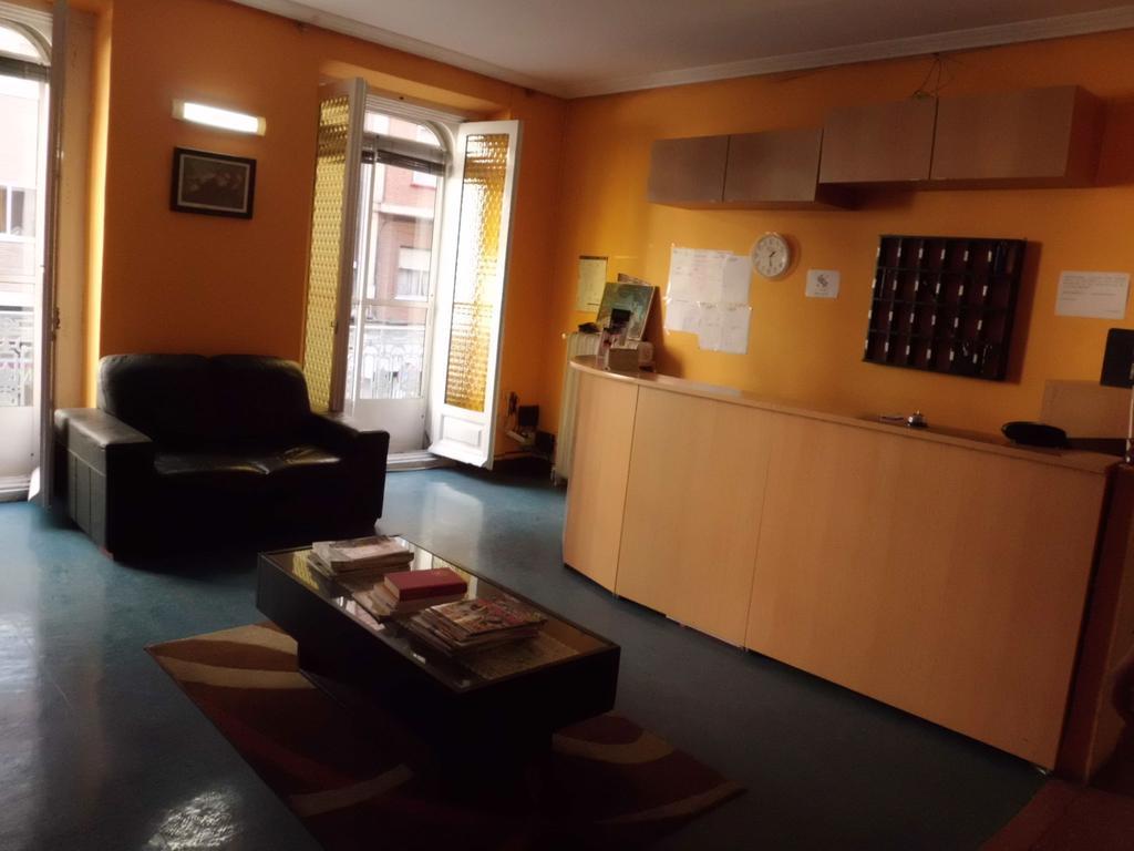 Hostal Lima Valladolid Exteriör bild