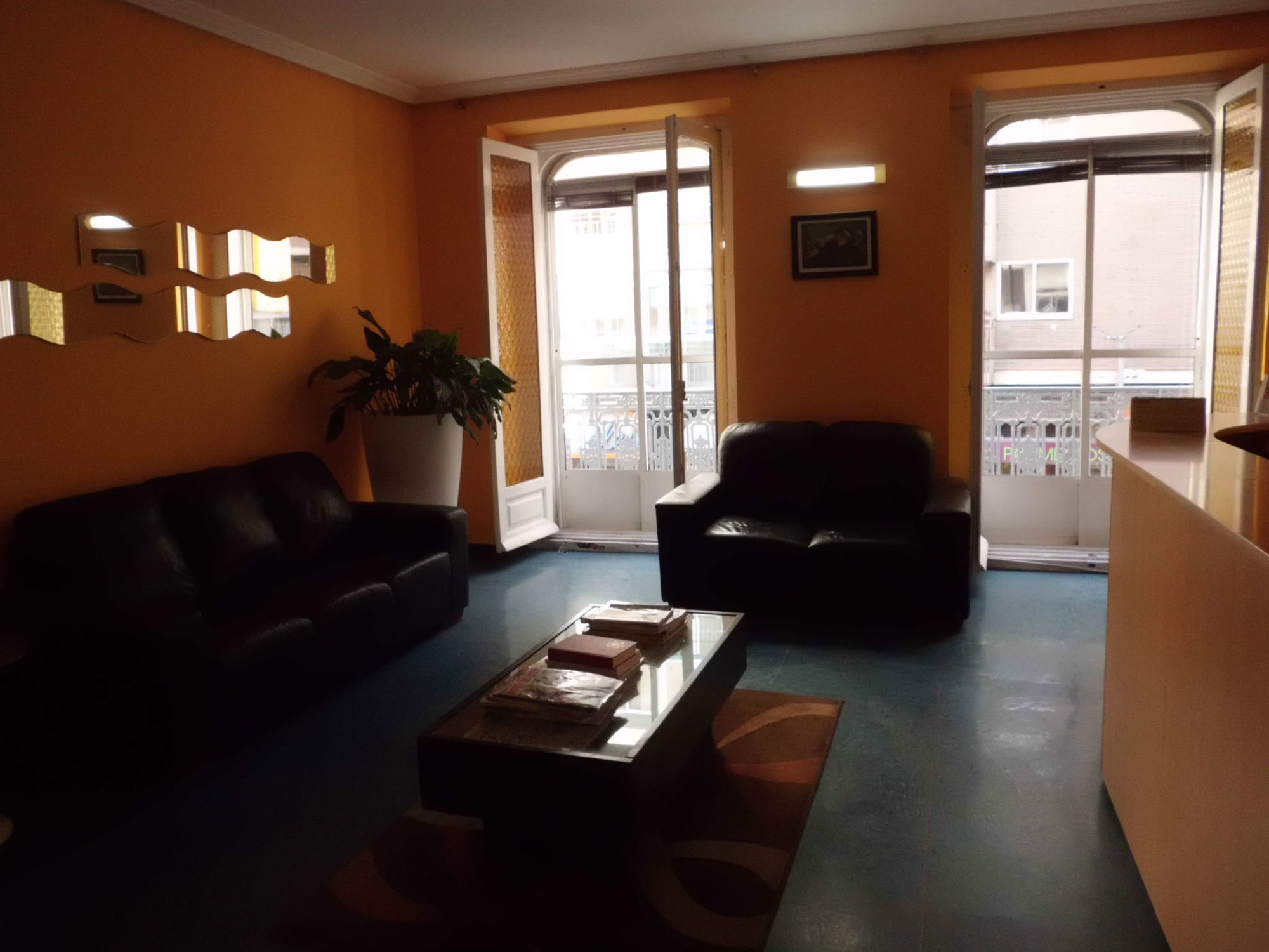 Hostal Lima Valladolid Exteriör bild