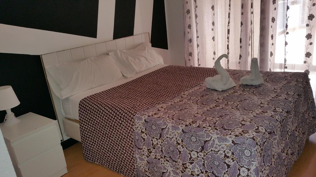 Hostal Lima Valladolid Exteriör bild