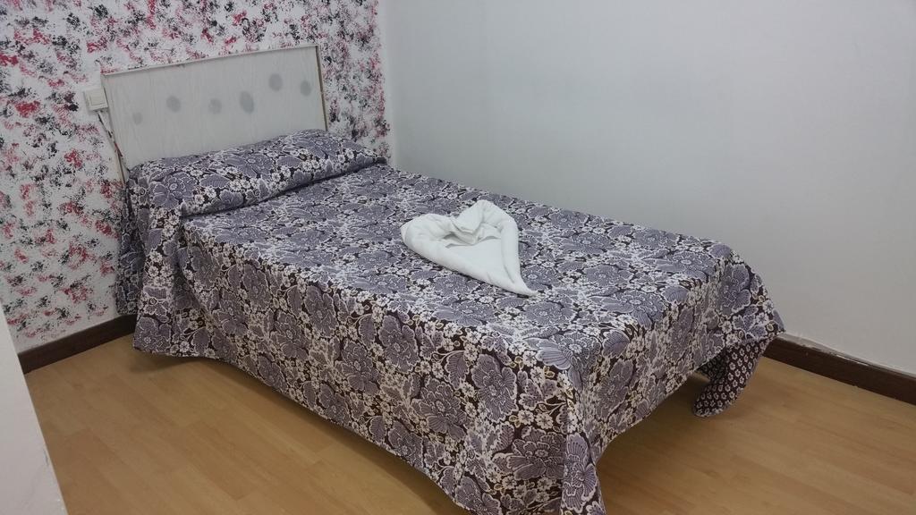 Hostal Lima Valladolid Exteriör bild