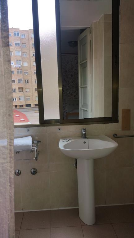 Hostal Lima Valladolid Exteriör bild