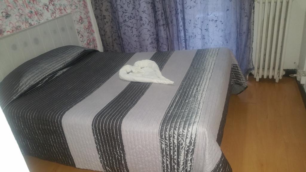 Hostal Lima Valladolid Exteriör bild