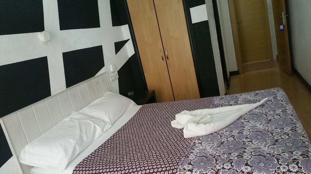 Hostal Lima Valladolid Exteriör bild