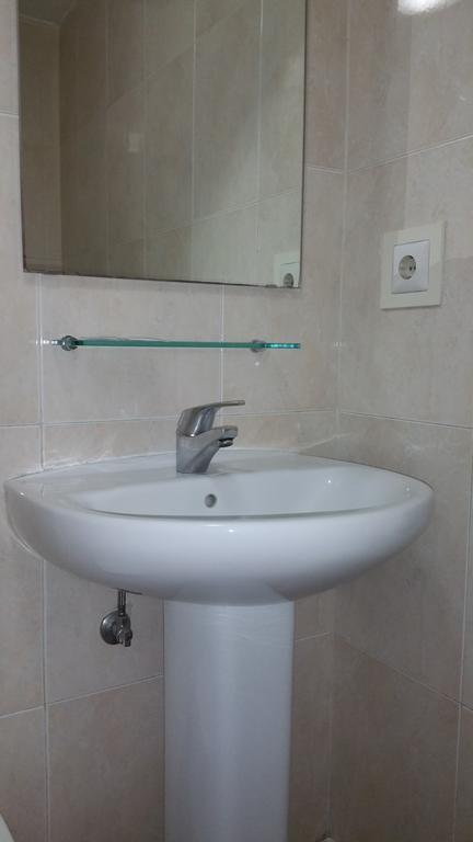 Hostal Lima Valladolid Exteriör bild