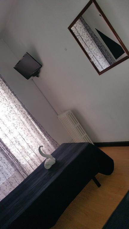 Hostal Lima Valladolid Exteriör bild