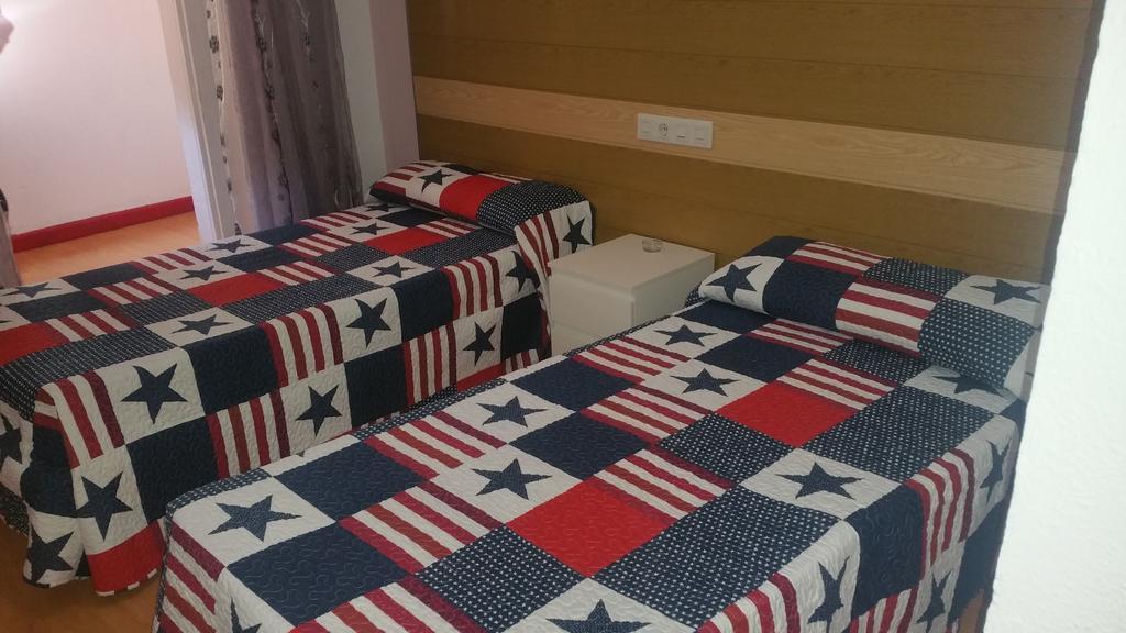 Hostal Lima Valladolid Exteriör bild