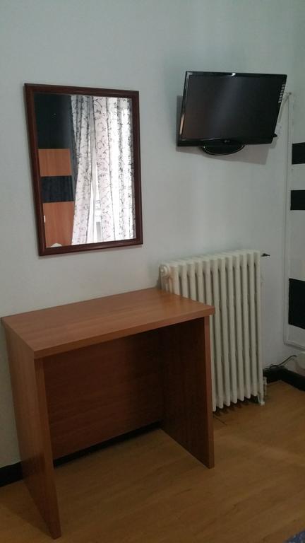 Hostal Lima Valladolid Exteriör bild