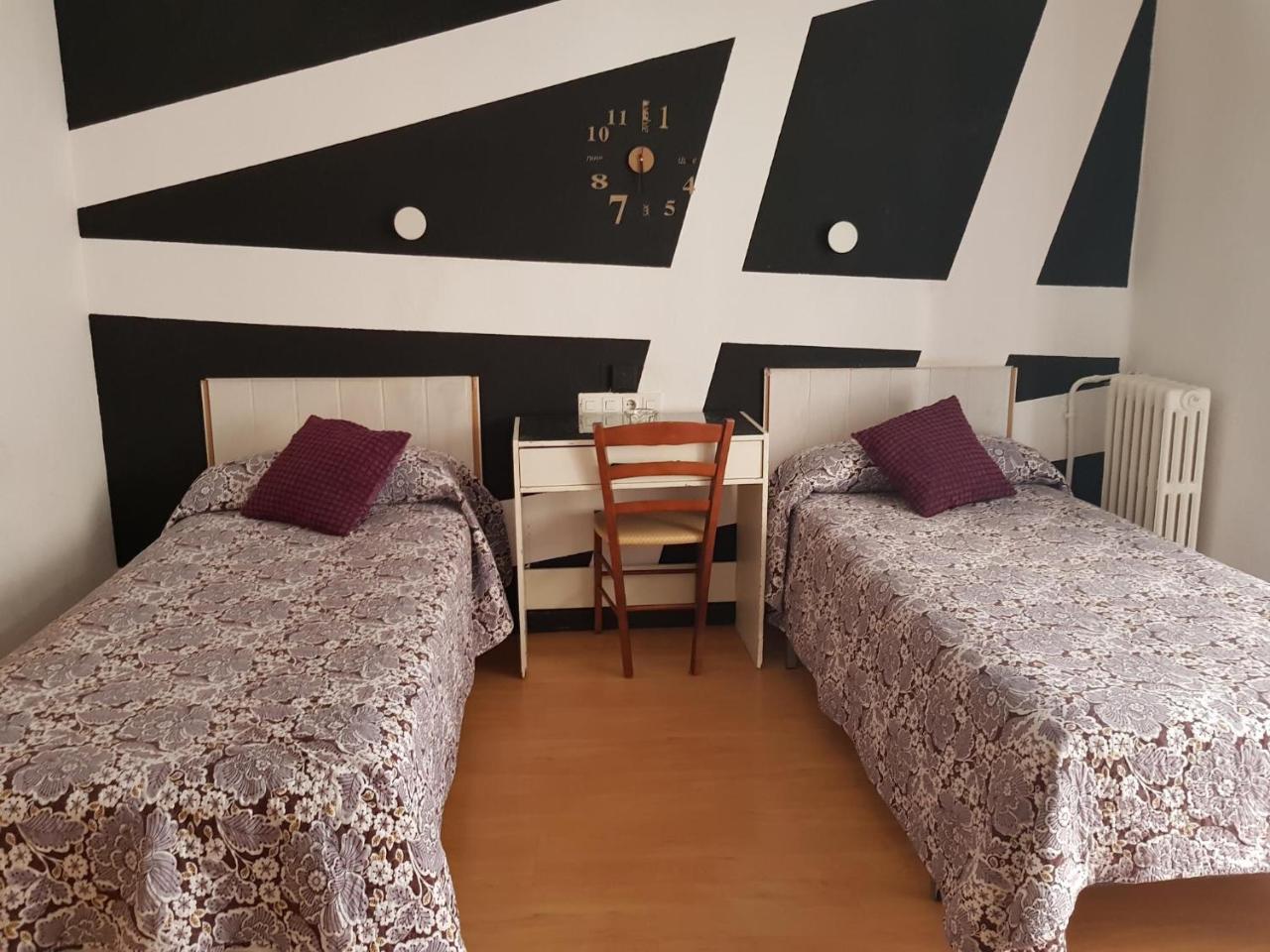 Hostal Lima Valladolid Exteriör bild