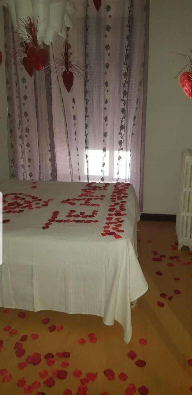 Hostal Lima Valladolid Exteriör bild