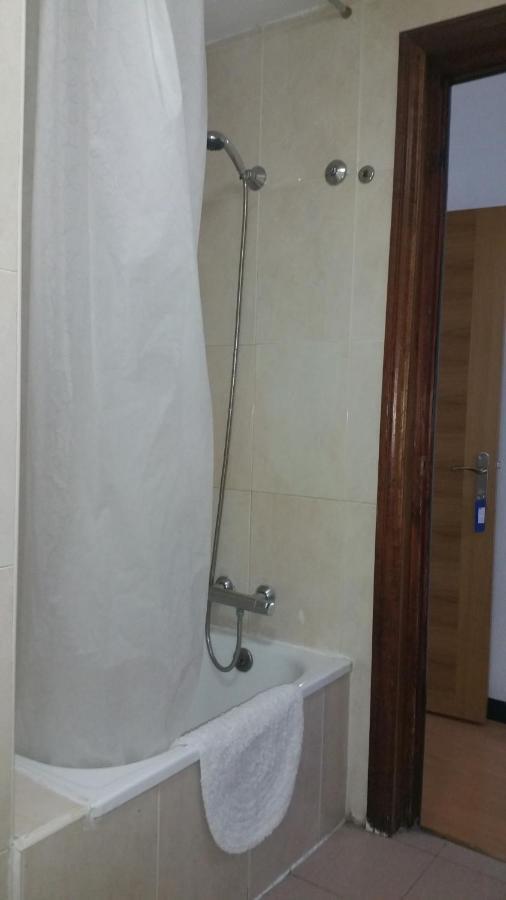 Hostal Lima Valladolid Exteriör bild