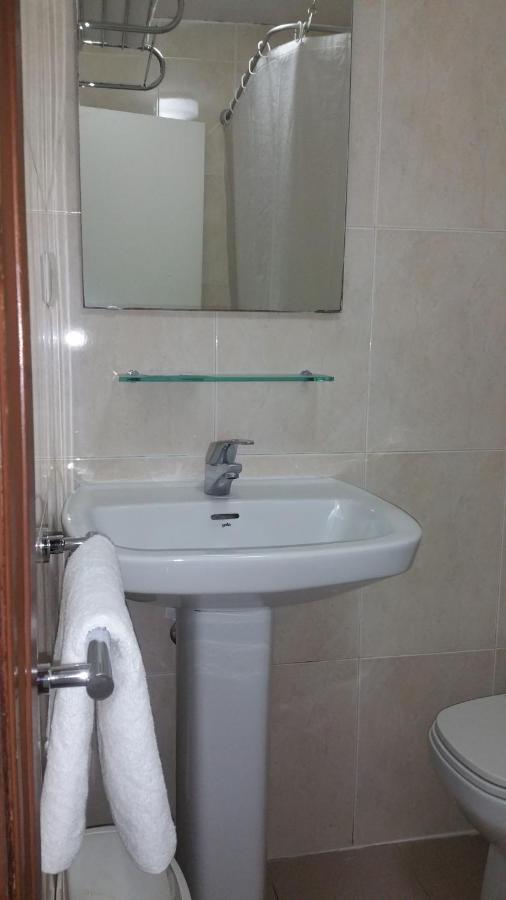 Hostal Lima Valladolid Exteriör bild